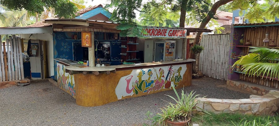 Kokrobite Beach Food Stalls — seafood and Ghanaian — Rute Warisan Cape Coast Ghana — Ghana