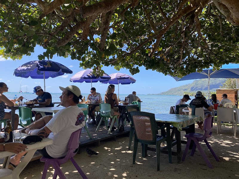 Snack Mahana — Tahitian snack bar — Tahiti Island Circle Road — French Polynesia