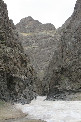 Yolyn Am (Vulture's Mouth) Gorge