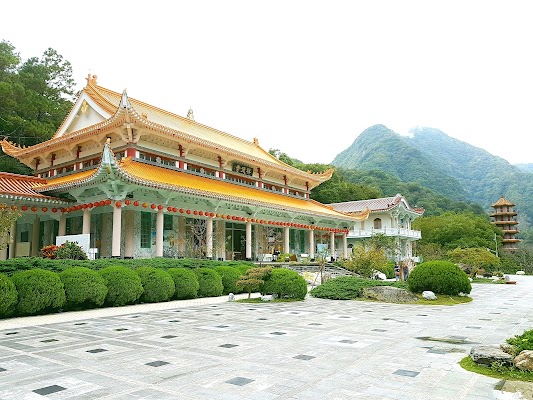 Ciqilai Temple