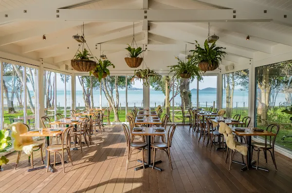 Man O' War Bay — Food & Drink — Waiheke Island Circuit — New Zealand