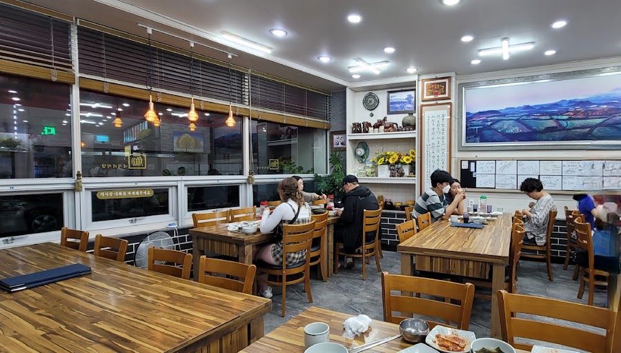 Seogwipo Negeori Restaurant — Jeju Fish — Jeju Island Circuit — South Korea