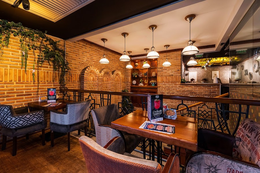 Happy Bar & Grill Burgas — Bulgarian, grill, casual — ساحل البحر الأسود البلغاري من بورغاس إلى سينموريتس — بلغاريا