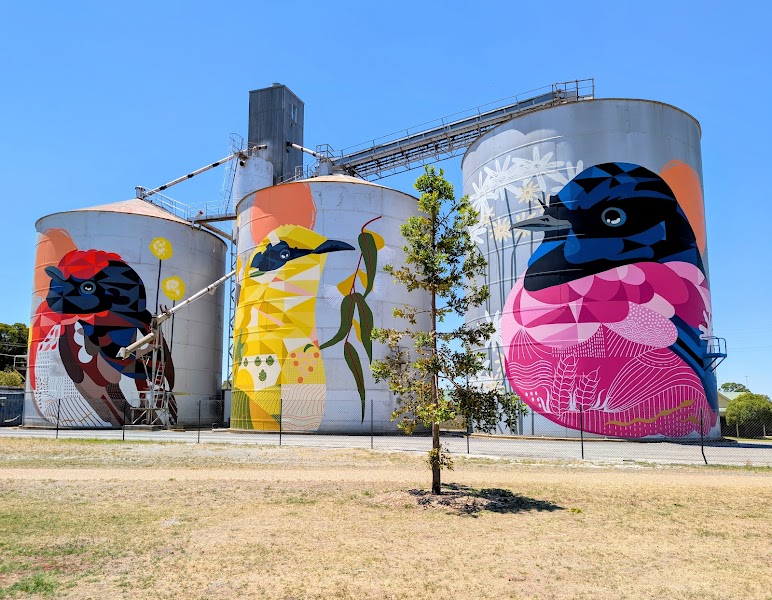 Rutherglen heritage walk — Town walk — Along the Murray River — Australia
