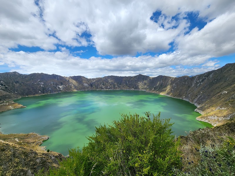 Quilotoa crater rim walk