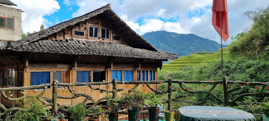 Li-An Lodge Restaurant — Chinese and Lodge Dining — Guilin, Longji & Li River to Yangshuo — China
