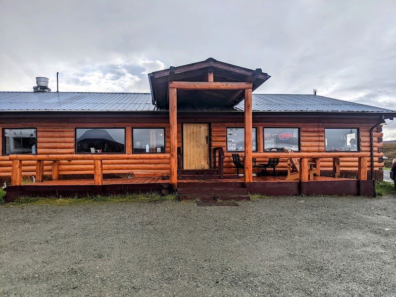 Maclaren River Lodge — Lodge meals — Denali Highway — United States