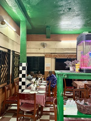 Chez Loutcha