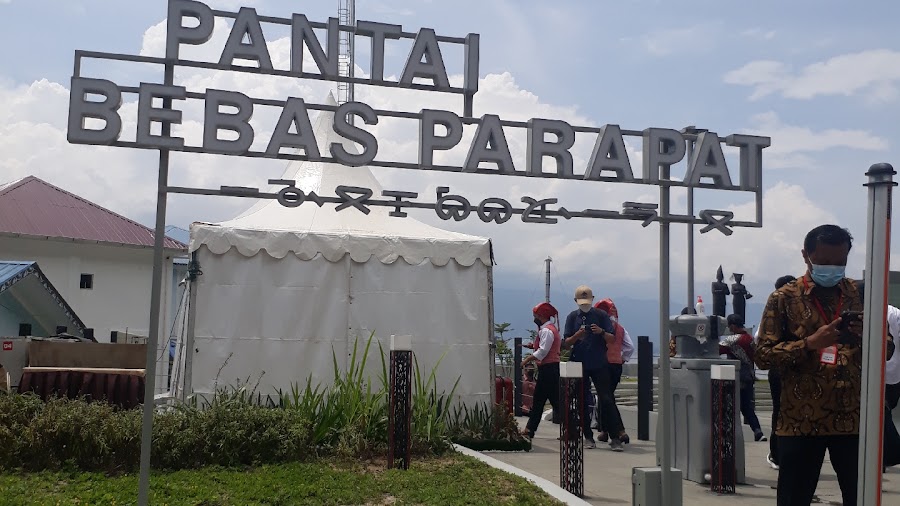 Parapat Lakefront Viewpoint — viewpoint — Sumatra Trans-Highway Bukittinggi to Lake Toba — Indonesia