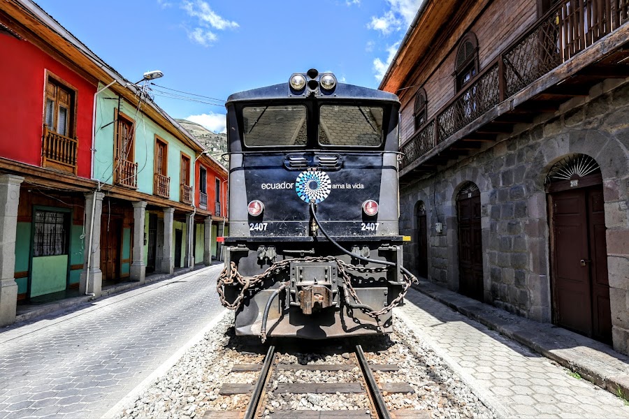 Alausí — Arrival — Avenue of the Volcanoes — Ecuador