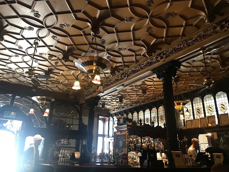 The Philharmonic Dining Rooms — British pub food — Beatles Tour — England