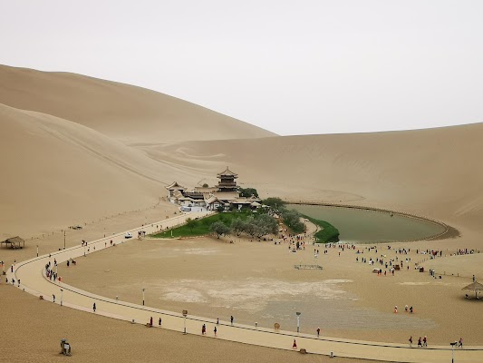 Mingsha Mountain Crescent Spring