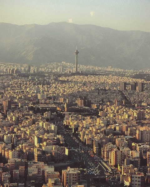 Tehran — Город — Транзект от побережья Каспия к Персидскому заливу — Иран